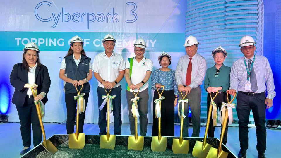 Araneta City holds topping off ceremony for Cyberpark 3
